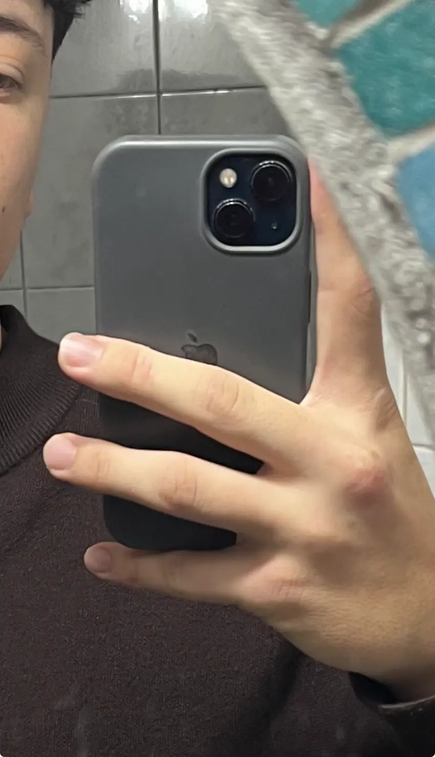 iPhone 13 azul oscuro