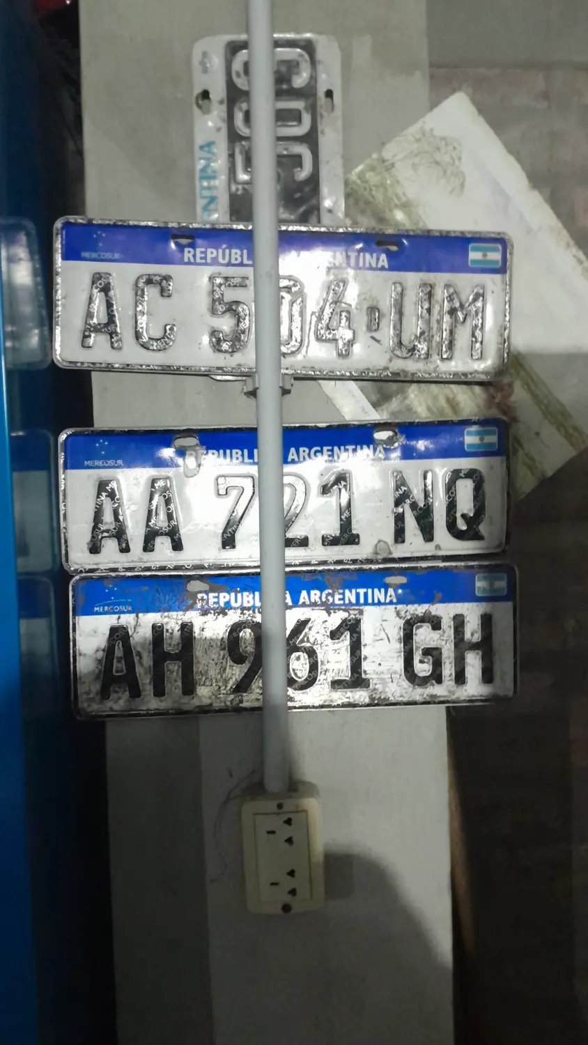 Patentes de autos encontradas